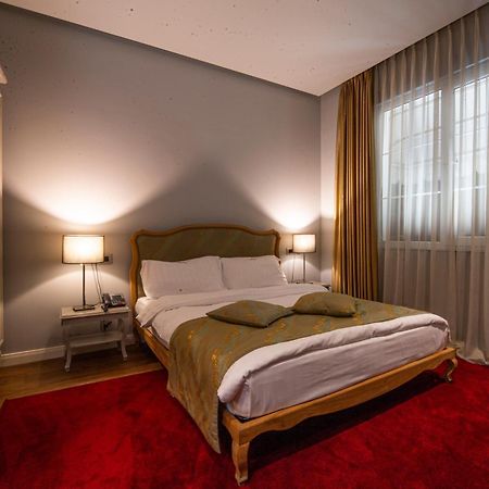 Classic Hotel Тирана Екстер'єр фото