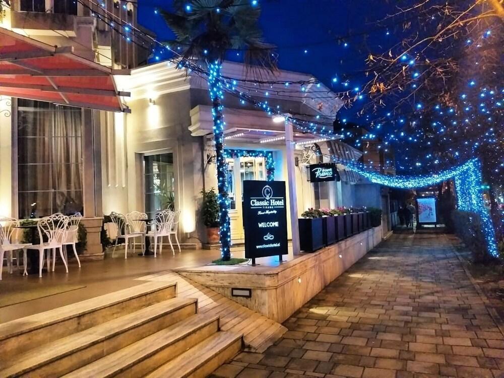 Classic Hotel Тирана Екстер'єр фото