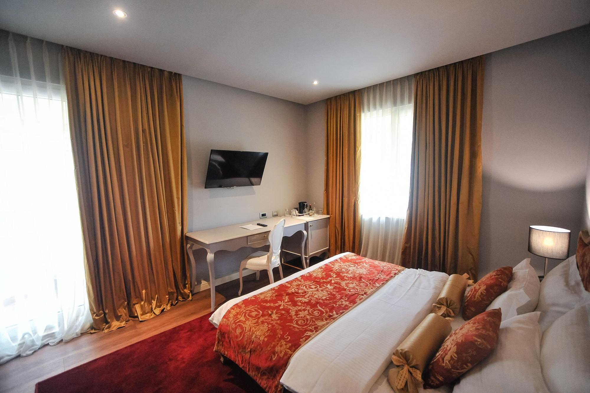 Classic Hotel Тирана Екстер'єр фото