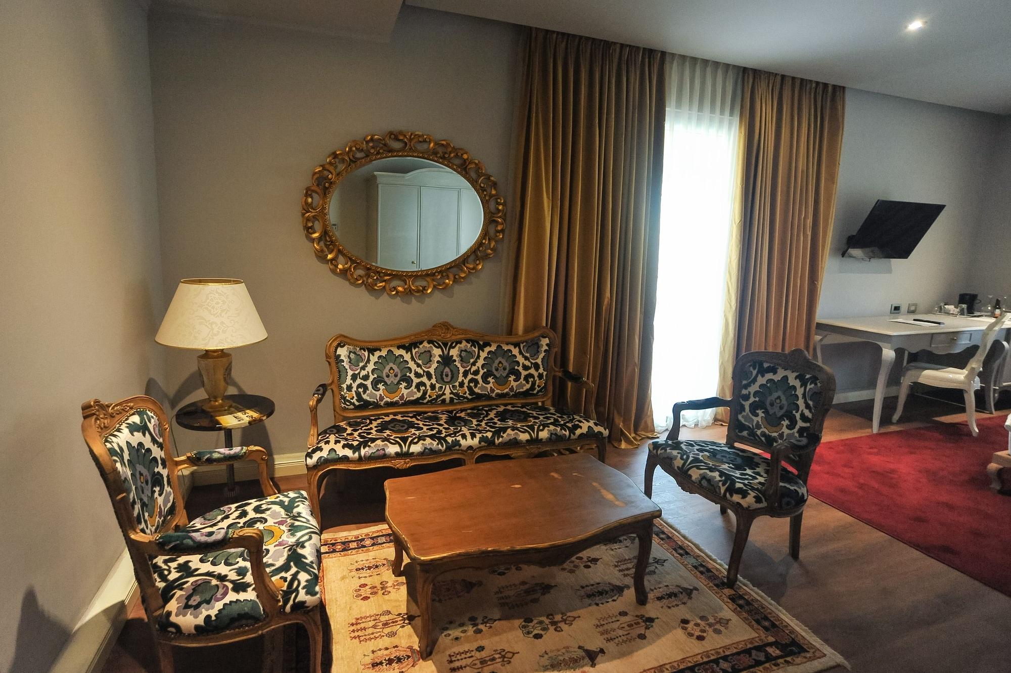Classic Hotel Тирана Екстер'єр фото