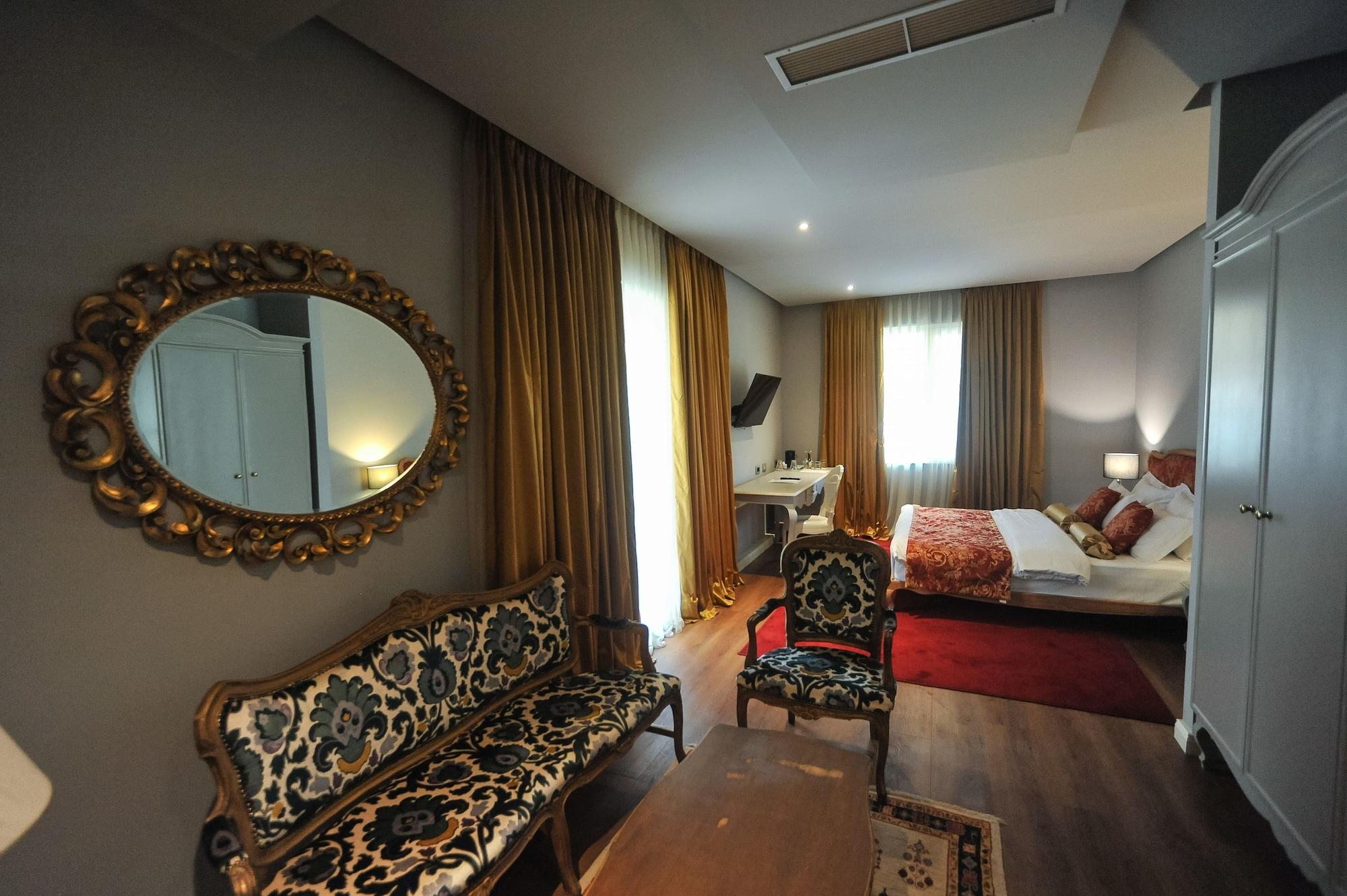 Classic Hotel Тирана Екстер'єр фото