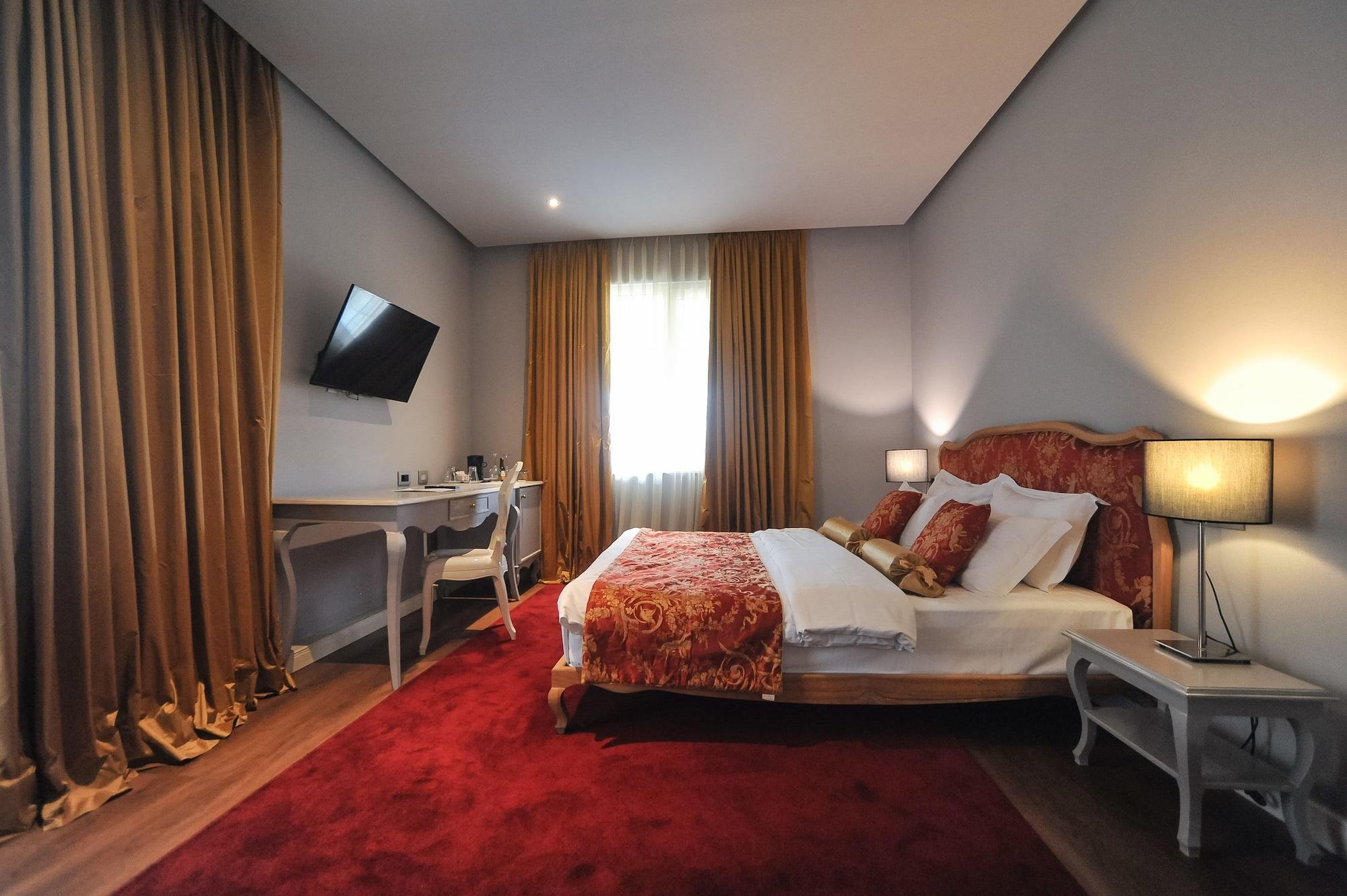 Classic Hotel Тирана Екстер'єр фото