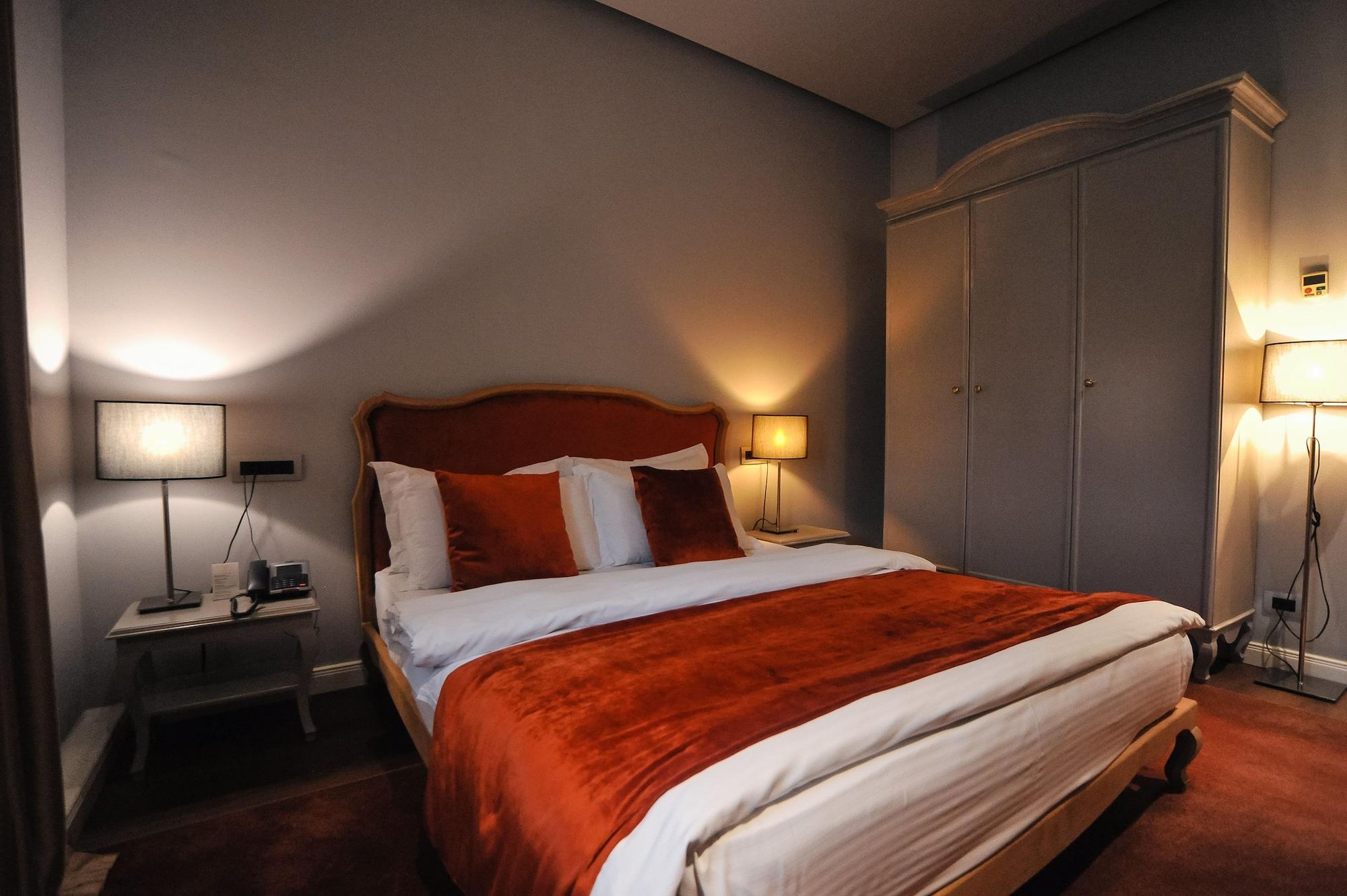 Classic Hotel Тирана Екстер'єр фото