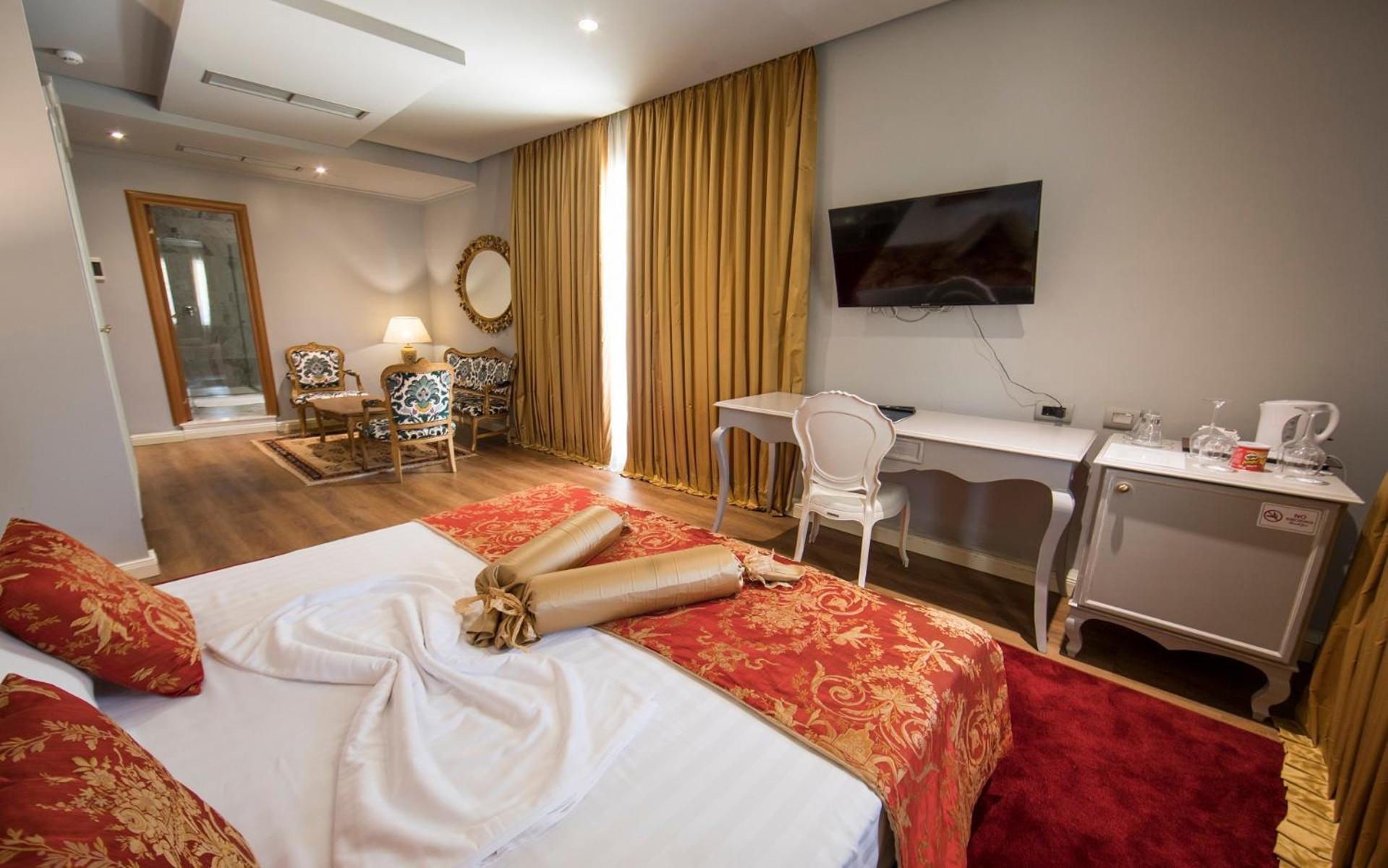 Classic Hotel Тирана Екстер'єр фото