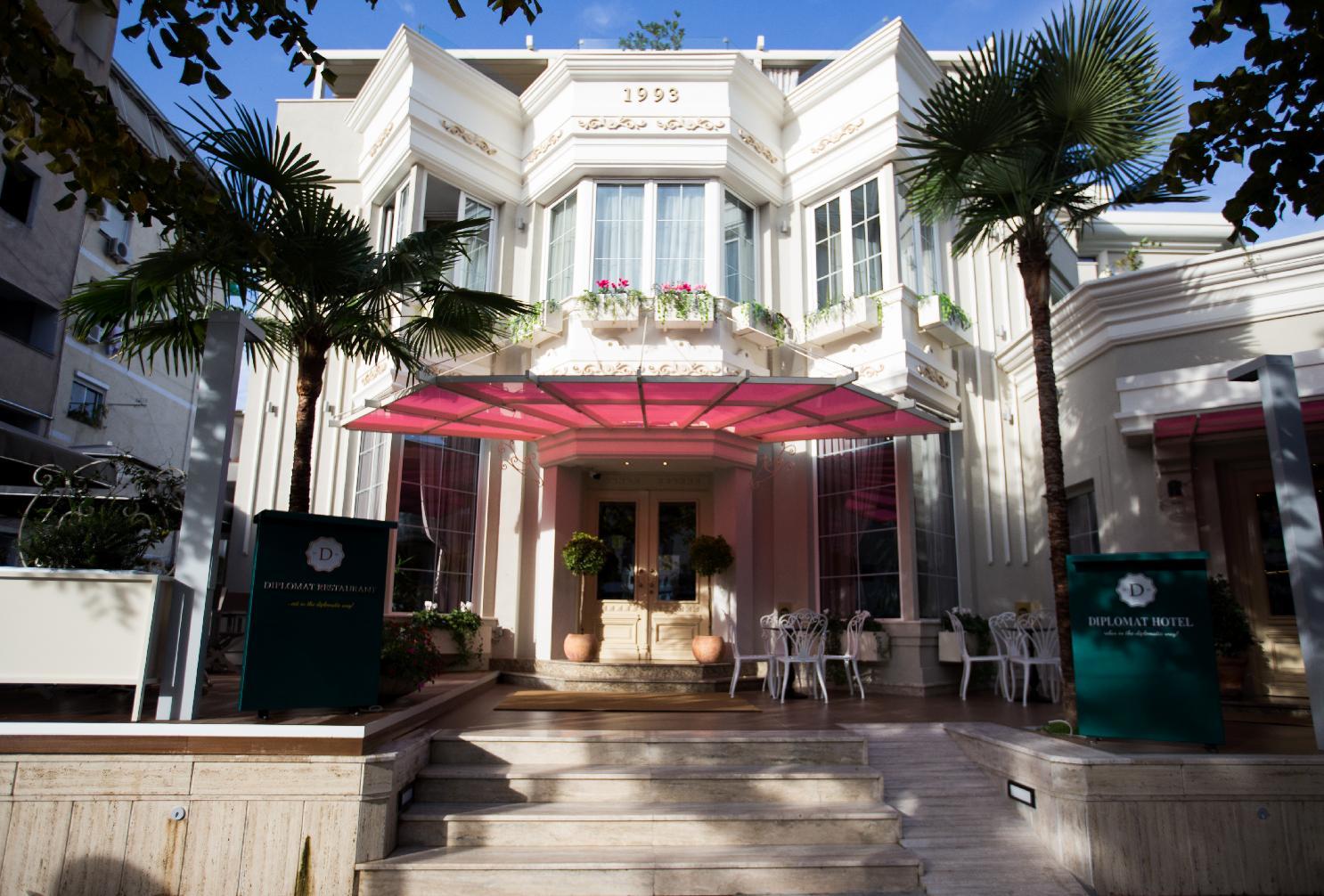 Classic Hotel Тирана Екстер'єр фото