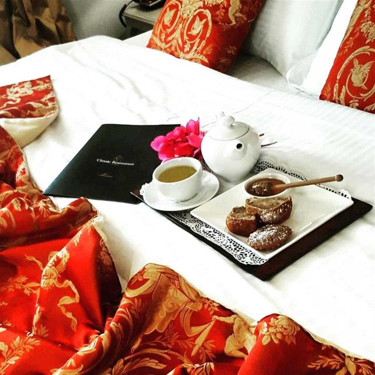 Classic Hotel Тирана Екстер'єр фото