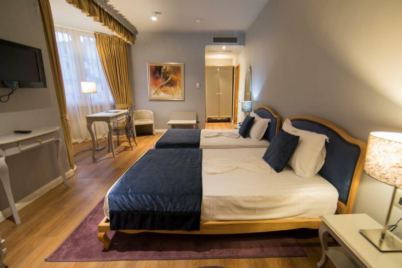 Classic Hotel Тирана Екстер'єр фото